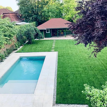 5 Bedroom Very Close To Balaton