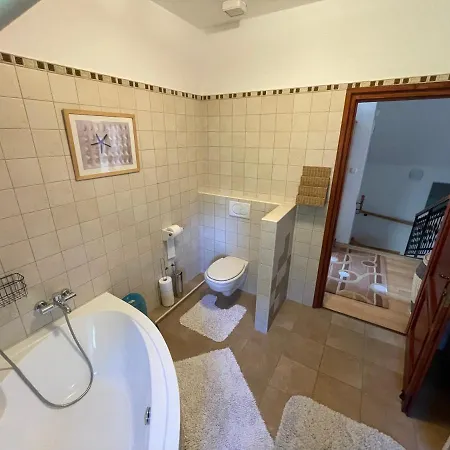 5 Bedroom Very Close To Balaton Vila Balatonkenese