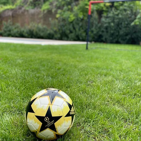 Villa 5 Bedroom Very Close To Balaton