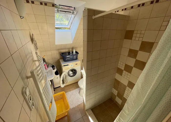 Villa 5 Bedroom Very Close To Balaton Balatonkenese